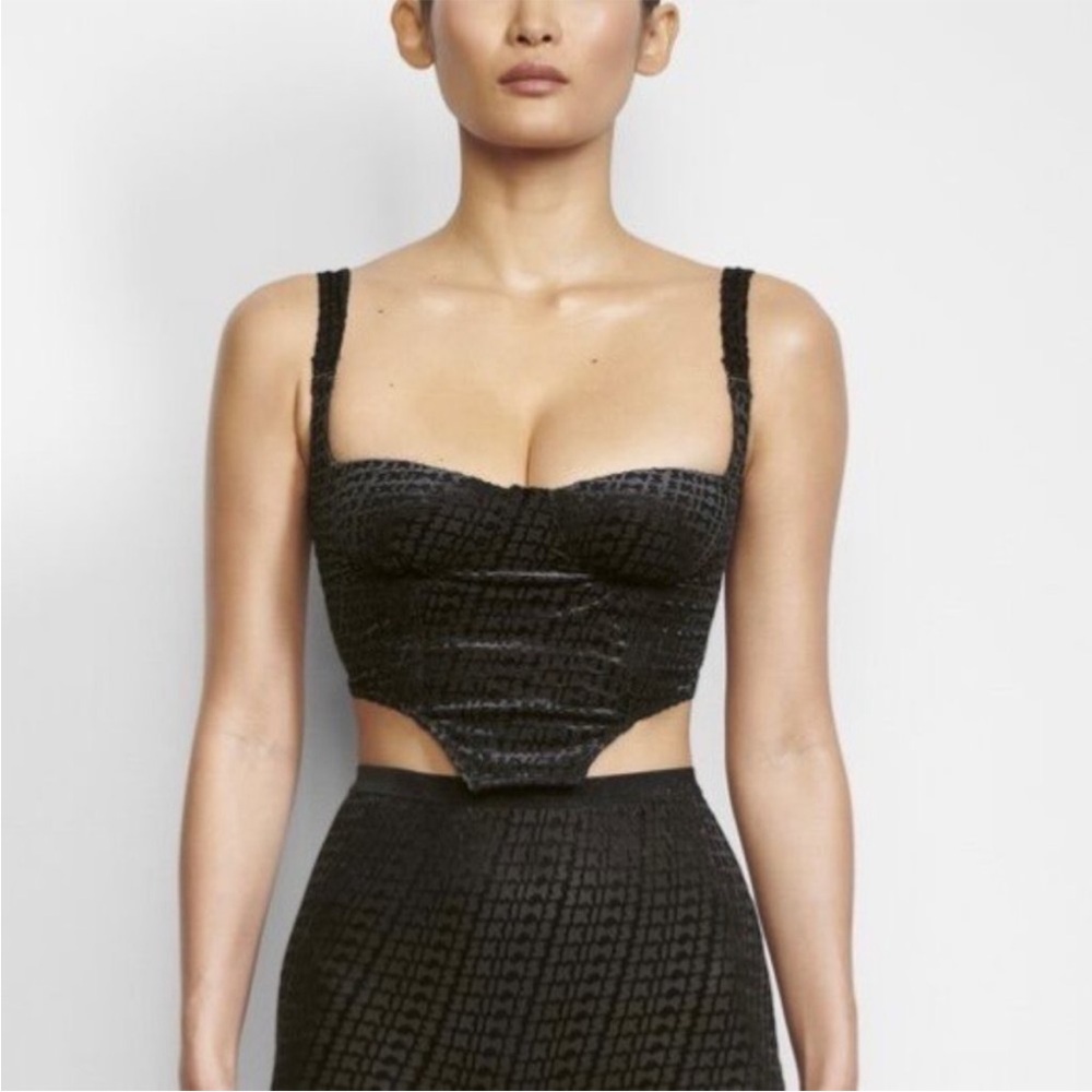Skims Velvet burnout Top Soot black sleeveless L